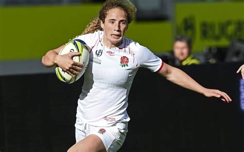 Wondrous Abby Dow try rescues England in thriller against .